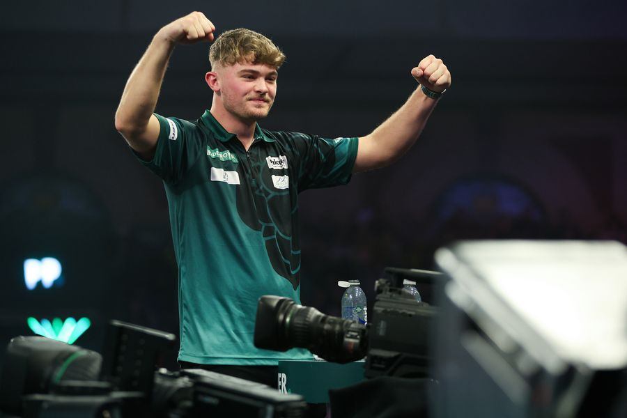 El día que Charlie Manby derrotó a Gary Anderson... ¡usando los dardos del propio "Flying Scotsman"!
